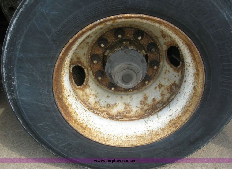 image for item 8082 1999 Wabash 53' dry van trailer