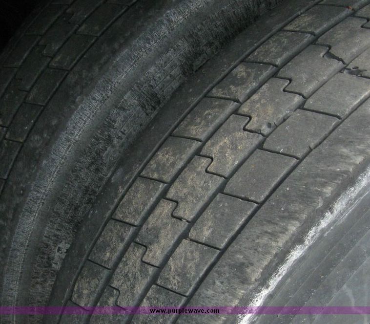 image for item 8082 1999 Wabash 53' dry van trailer