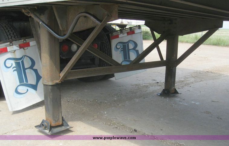 image for item 8082 1999 Wabash 53' dry van trailer