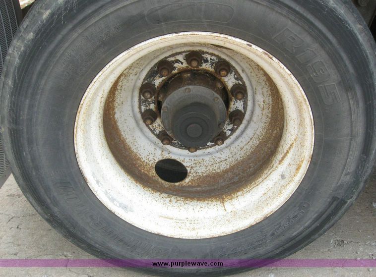 image for item 8084 1999 Wabash 53' dry van trailer