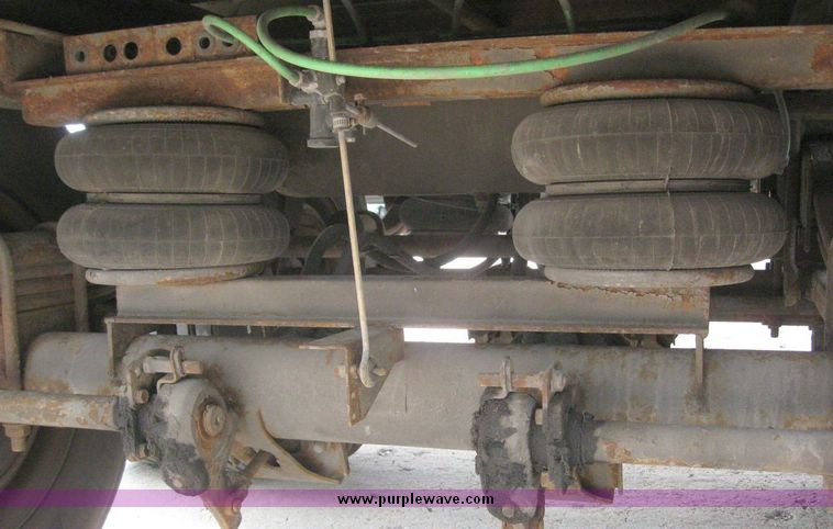 image for item 8084 1999 Wabash 53' dry van trailer