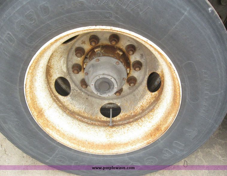 image for item 8085 1999 Wabash 53' dry van trailer