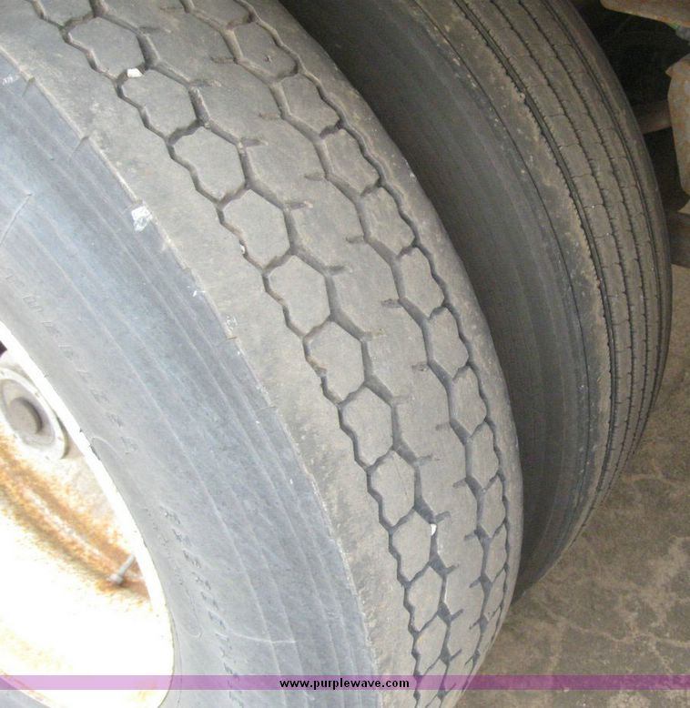 image for item 8085 1999 Wabash 53' dry van trailer