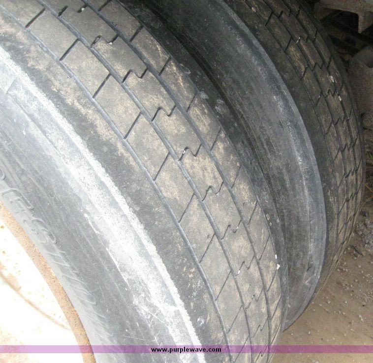 image for item 8087 1997 Trailmobile 53' dry van trailer