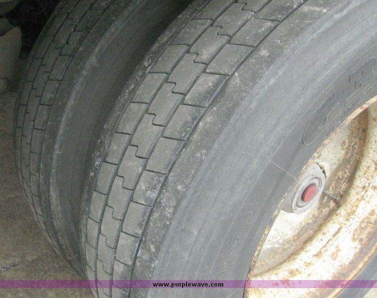 image for item 8089 1999 Wabash 53' dry van trailer