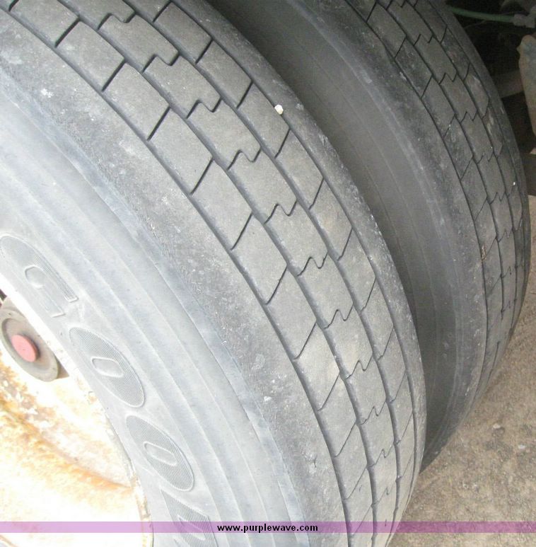 image for item 8089 1999 Wabash 53' dry van trailer