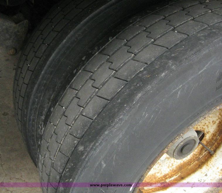 image for item 8093 1999 Wabash 53' dry van trailer