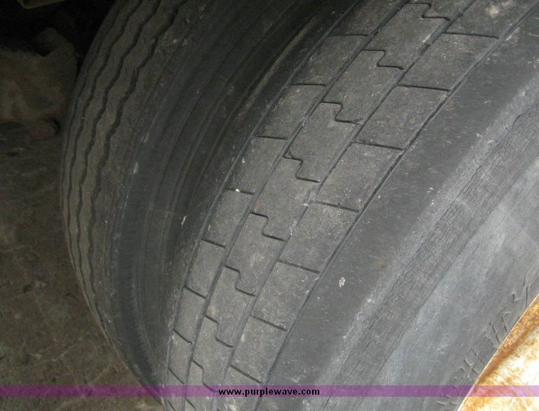 image for item 8094 1999 Wabash 53' dry van trailer