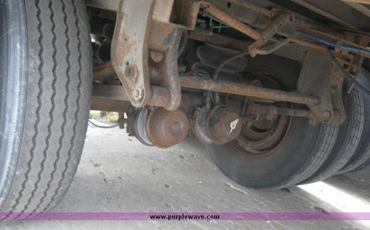 image for item 8094 1999 Wabash 53' dry van trailer