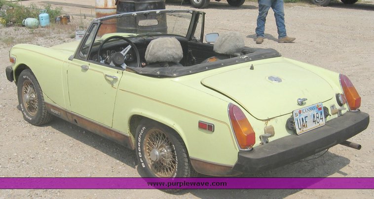 image for item 8638 1977 MG Midget convertible
