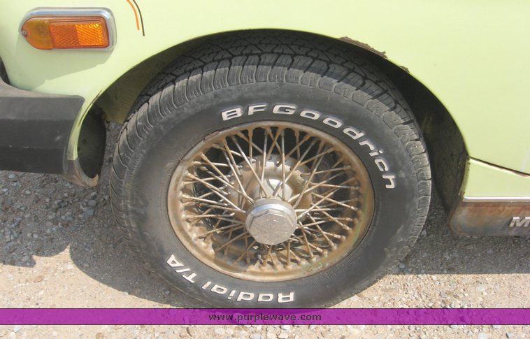 image for item 8638 1977 MG Midget convertible