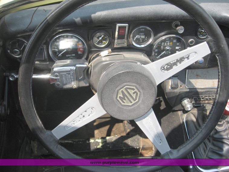 image for item 8638 1977 MG Midget convertible