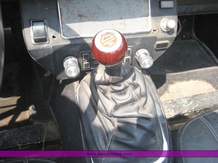 image for item 8638 1977 MG Midget convertible