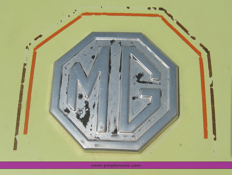 image for item 8638 1977 MG Midget convertible