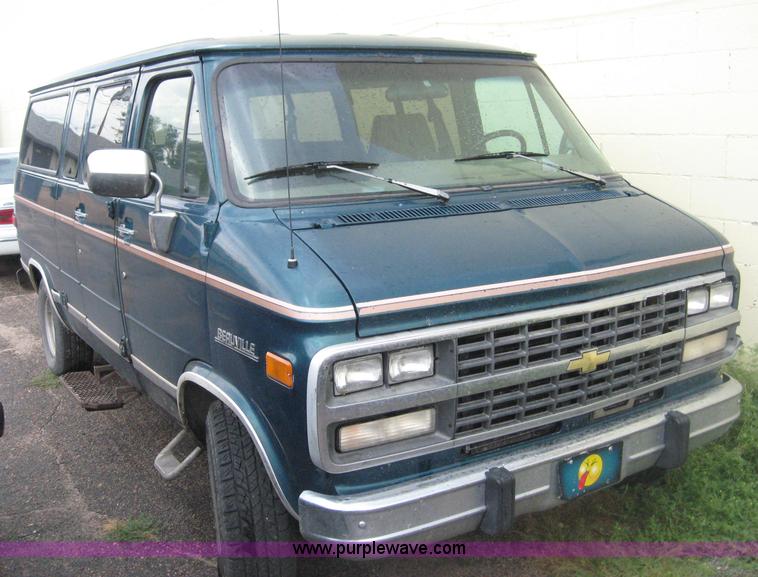 image for item 8646 1995 Chevrolet Sportvan G20