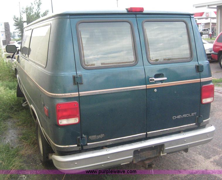 image for item 8646 1995 Chevrolet Sportvan G20