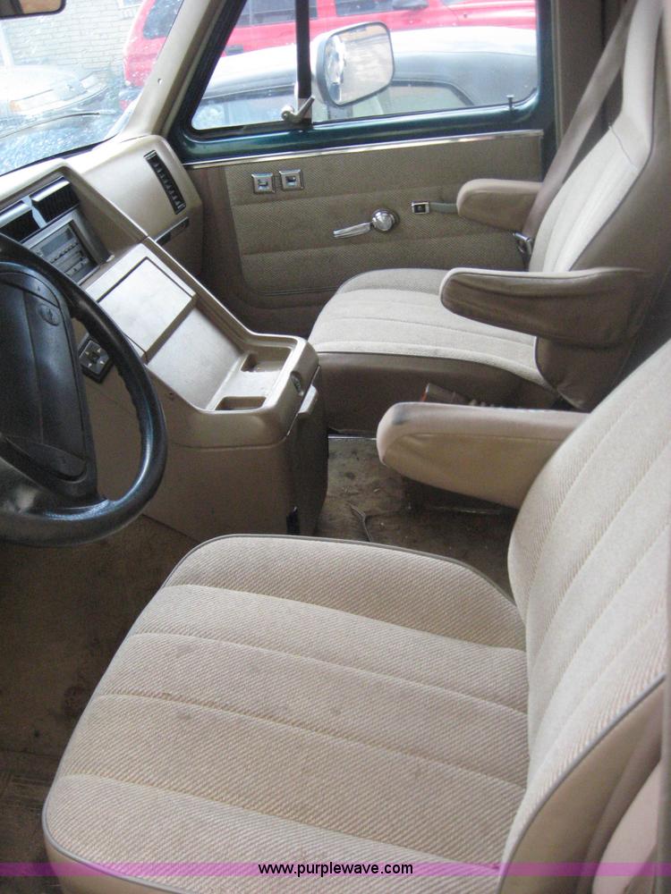 image for item 8646 1995 Chevrolet Sportvan G20
