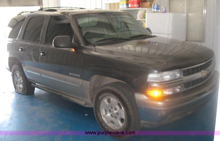 image for item 8648 2000 Chevrolet Tahoe C1500