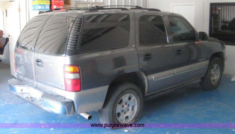 image for item 8648 2000 Chevrolet Tahoe C1500