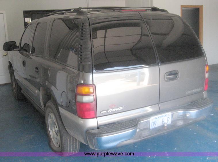 image for item 8648 2000 Chevrolet Tahoe C1500