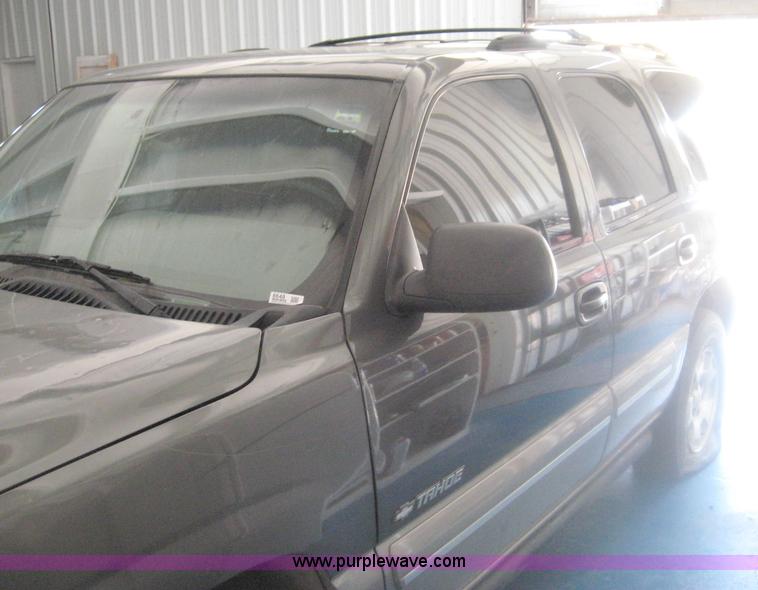 image for item 8648 2000 Chevrolet Tahoe C1500