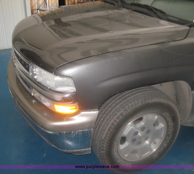image for item 8648 2000 Chevrolet Tahoe C1500