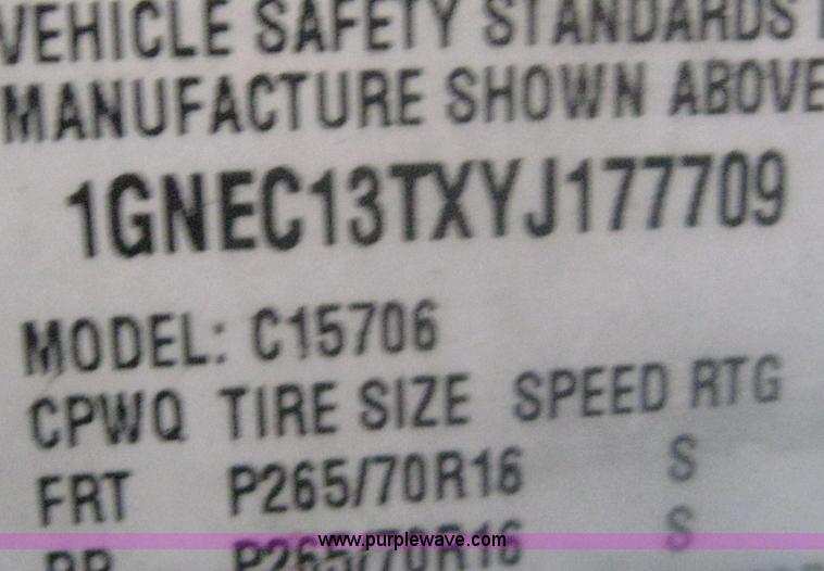 image for item 8648 2000 Chevrolet Tahoe C1500