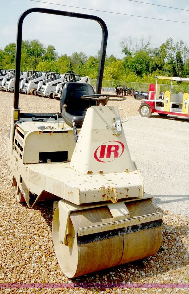 image for item 2032 2004 Ingersoll Rand DD10S vibratory packer roller