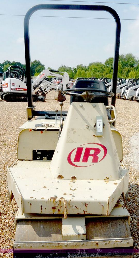 image for item 2032 2004 Ingersoll Rand DD10S vibratory packer roller