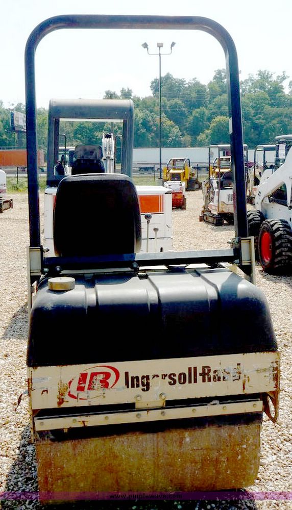 image for item 2033 2004 Ingersoll Rand DD10S vibratory packer roller