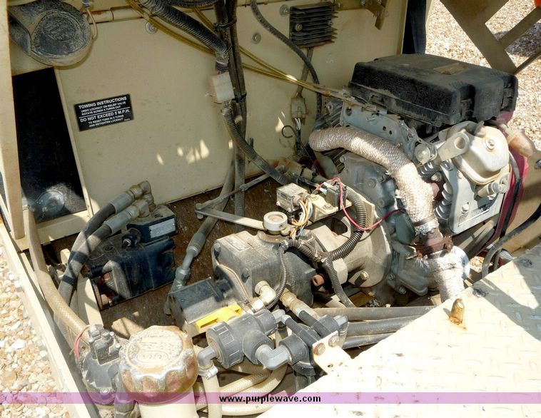 image for item 2033 2004 Ingersoll Rand DD10S vibratory packer roller