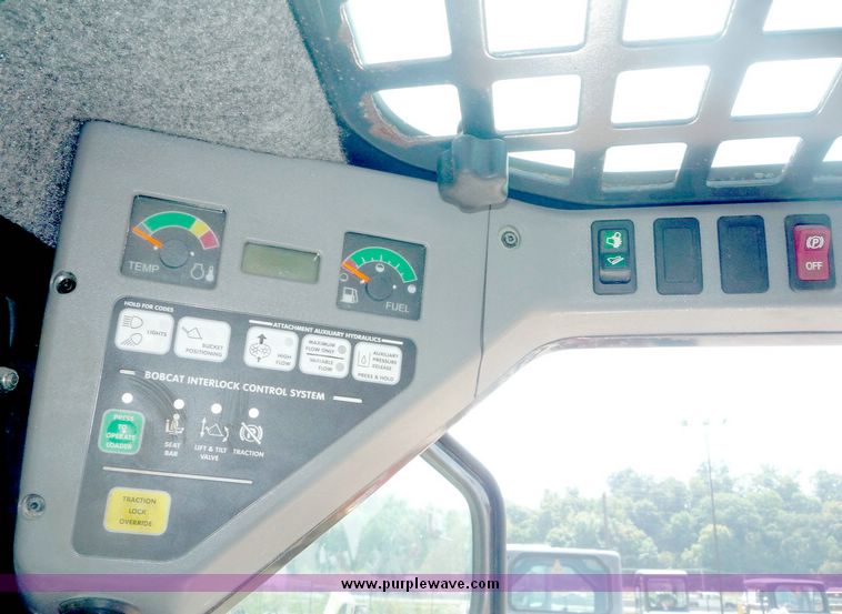 image for item 2034 2008 Bobcat S160 skid steer
