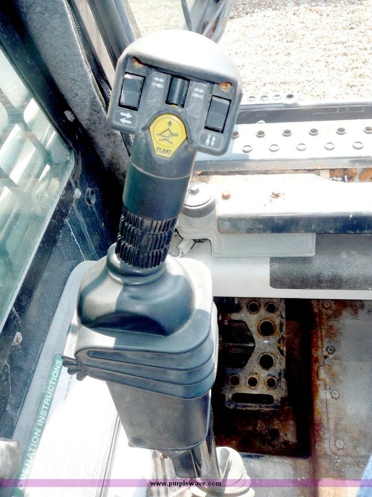 image for item 2034 2008 Bobcat S160 skid steer