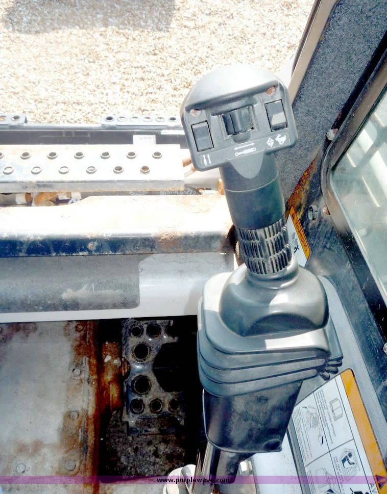 image for item 2034 2008 Bobcat S160 skid steer