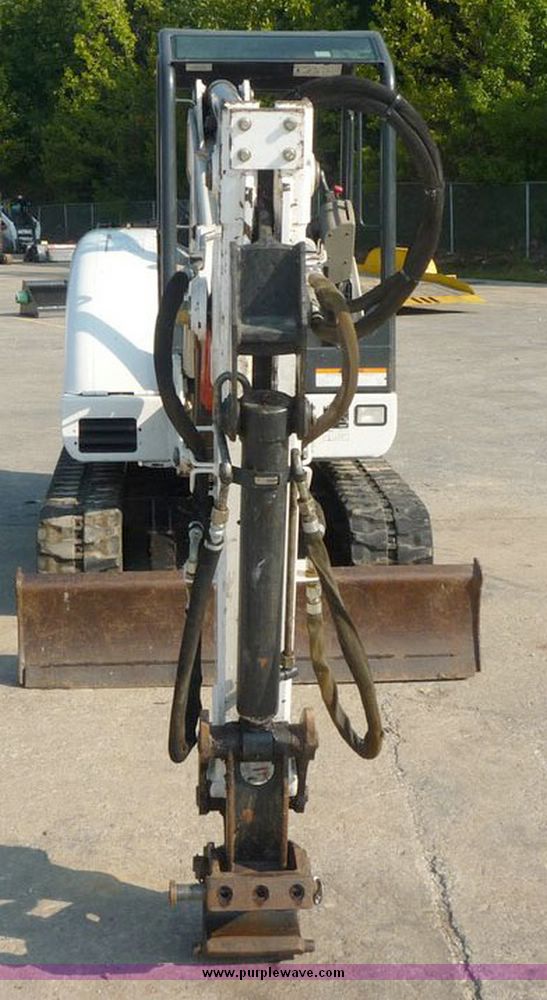 image for item 2039 2006 Bobcat 331E compact excavator