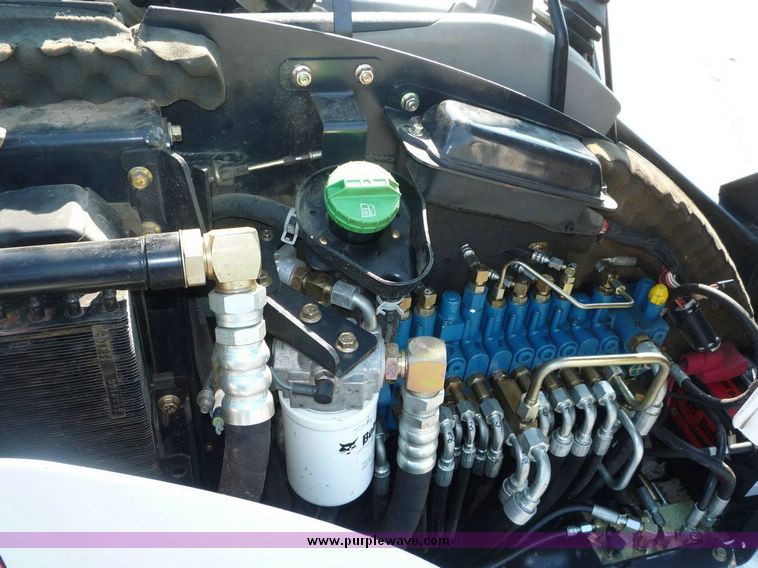 image for item 2039 2006 Bobcat 331E compact excavator