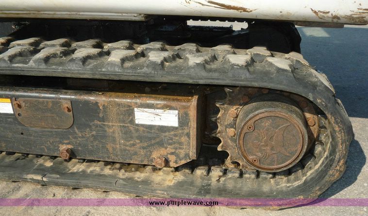 image for item 2039 2006 Bobcat 331E compact excavator