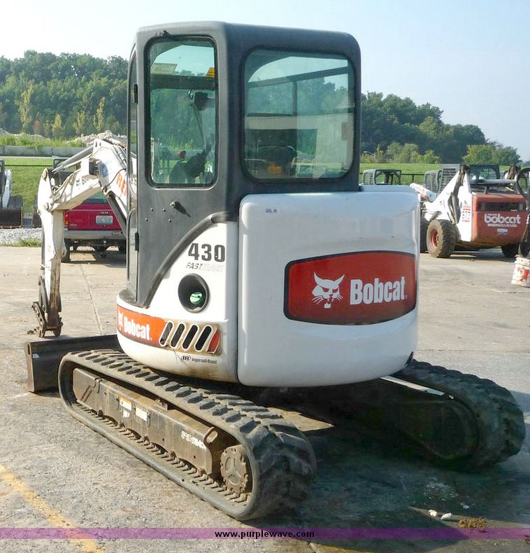 image for item 2044 2006 Bobcat 430 Fastrack compact excavator