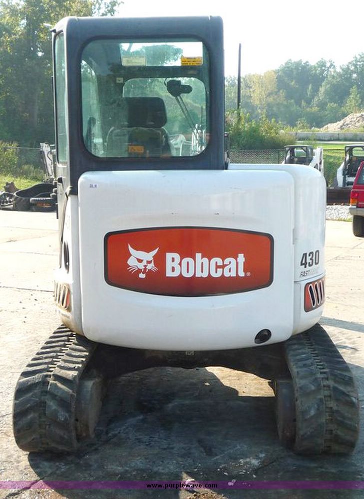 image for item 2044 2006 Bobcat 430 Fastrack compact excavator