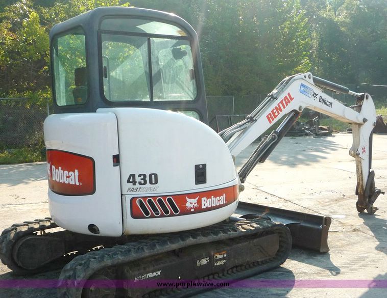 image for item 2044 2006 Bobcat 430 Fastrack compact excavator