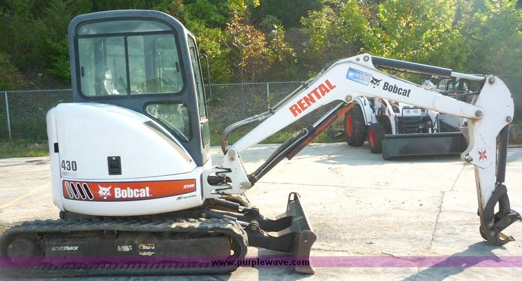 image for item 2044 2006 Bobcat 430 Fastrack compact excavator