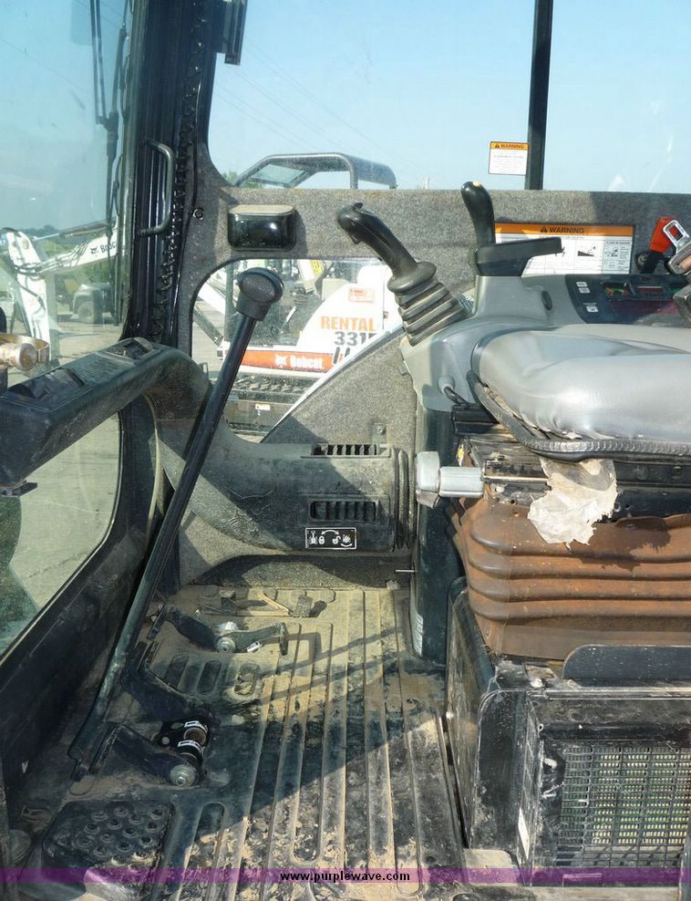 image for item 2044 2006 Bobcat 430 Fastrack compact excavator