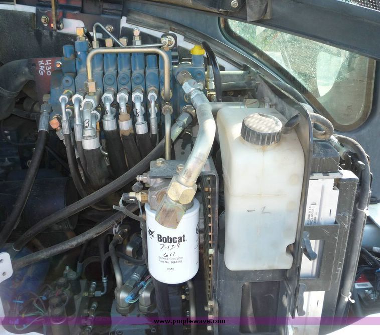 image for item 2044 2006 Bobcat 430 Fastrack compact excavator