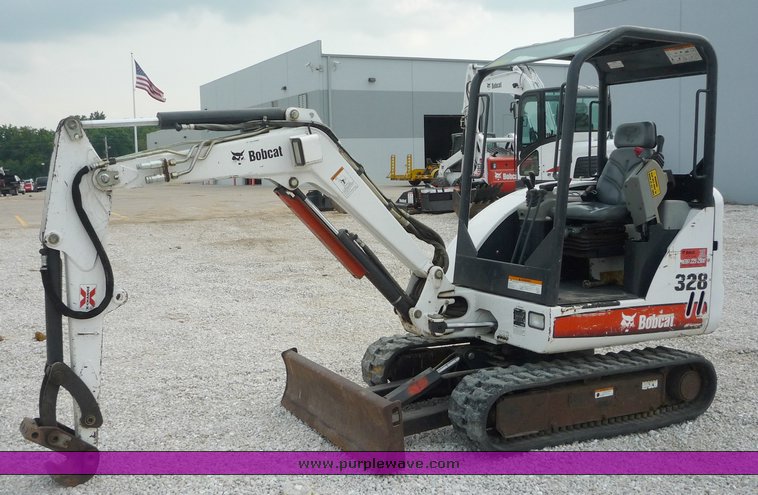 image for item 2049 2006 Bobcat 328G mini excavator