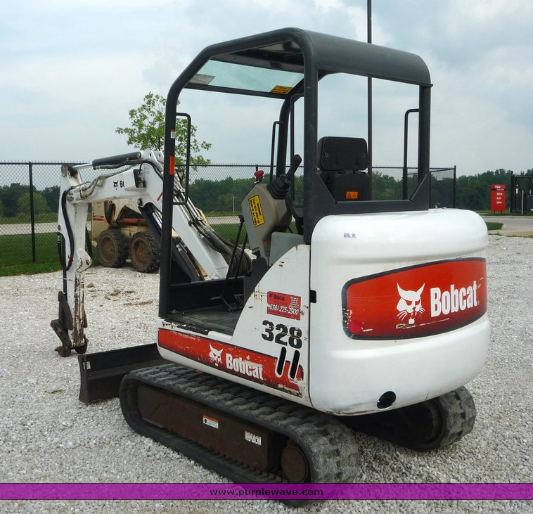 image for item 2049 2006 Bobcat 328G mini excavator