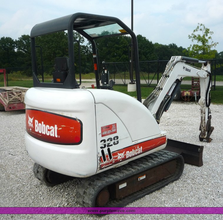 image for item 2049 2006 Bobcat 328G mini excavator