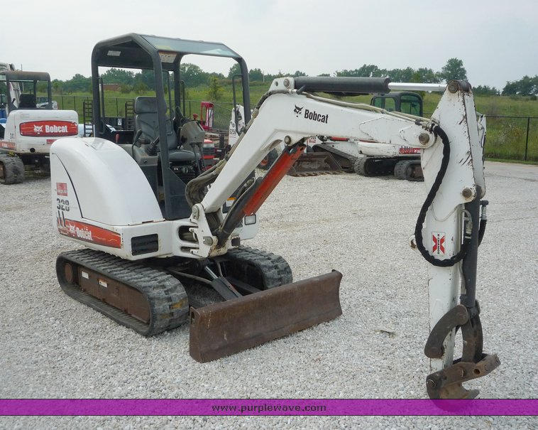 image for item 2049 2006 Bobcat 328G mini excavator