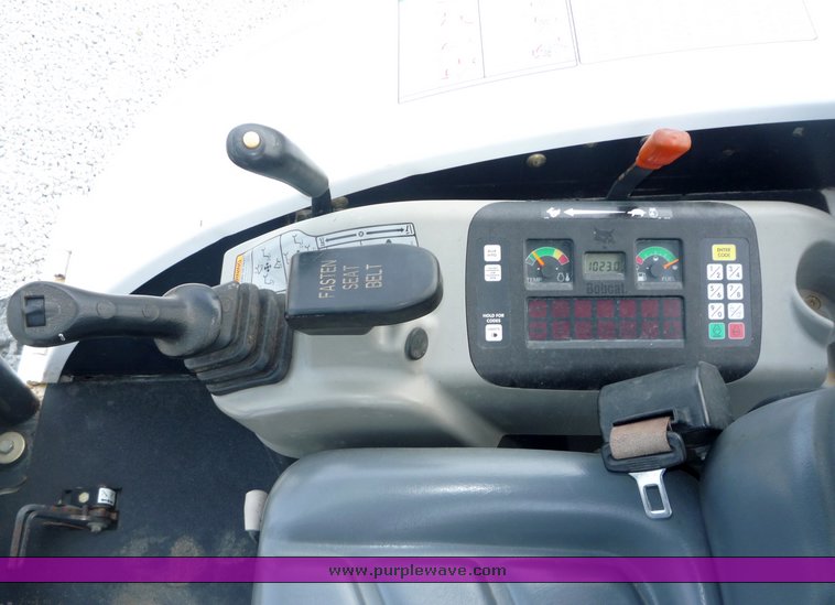 image for item 2049 2006 Bobcat 328G mini excavator