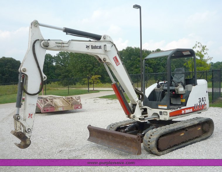 image for item 2050 2005 Bobcat 341G mini excavator