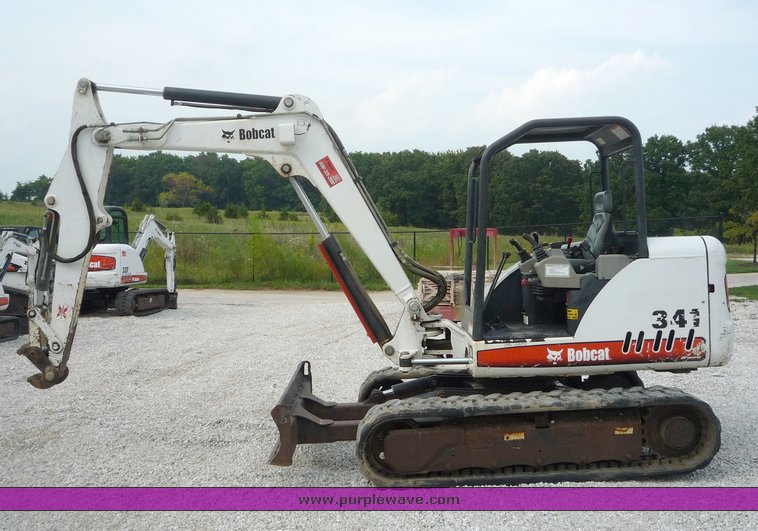 image for item 2050 2005 Bobcat 341G mini excavator